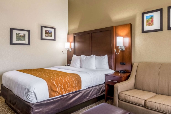 Comfort Inn and Suites Dayton North